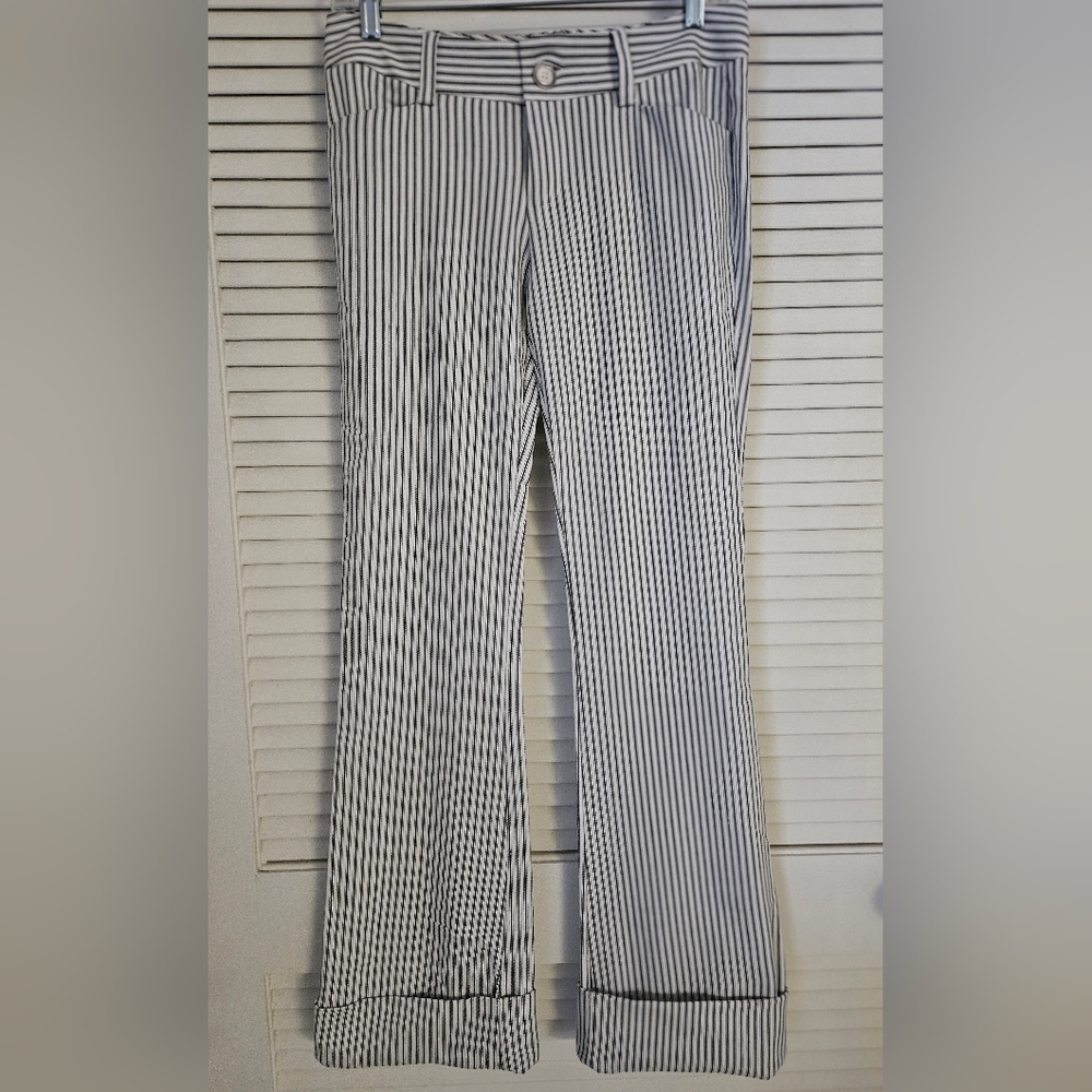 Rampage Sz 3 Vintage look pants great for Vacation dress up or down. Flair leg